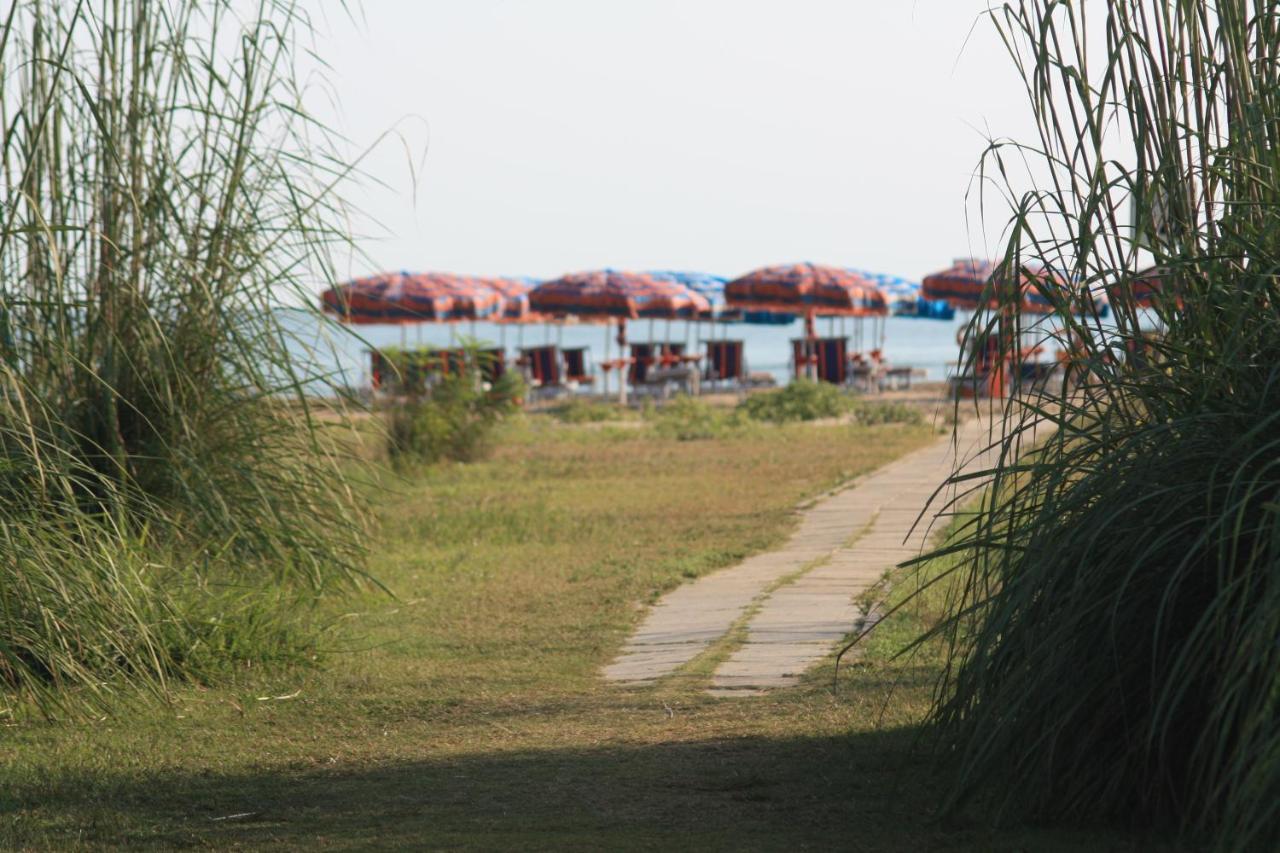 Hotel Lido Vasto Exterior photo