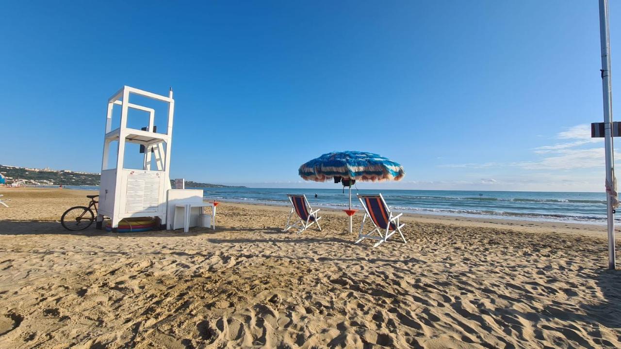 Hotel Lido Vasto Exterior photo
